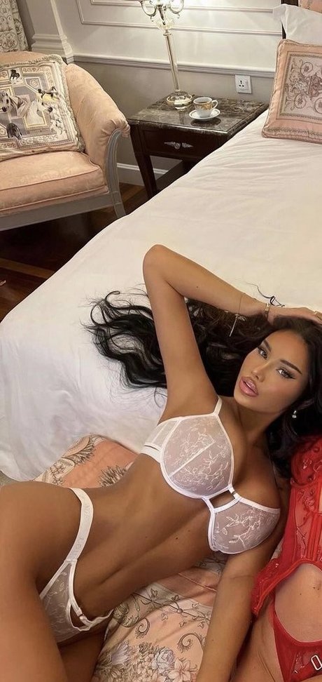 Nagie wyciekłe zdjęcie OnlyFans od Adeleg