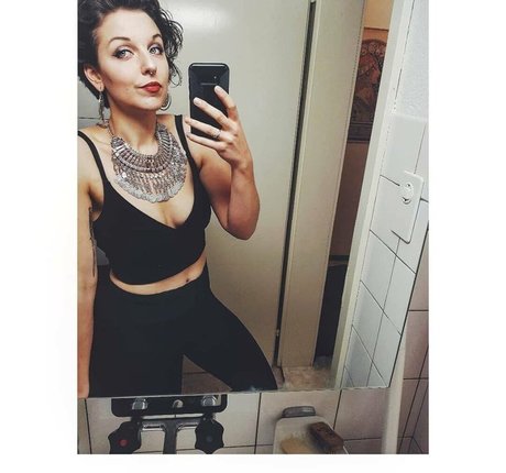 Nagie wyciekłe zdjęcie OnlyFans od Irina Mirella