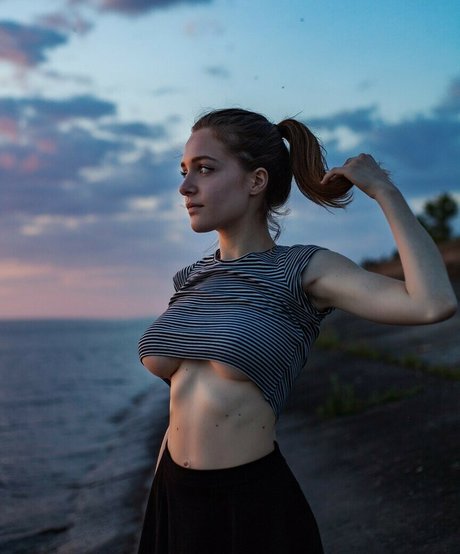 Nagie wyciekłe zdjęcie OnlyFans od Ave Maria