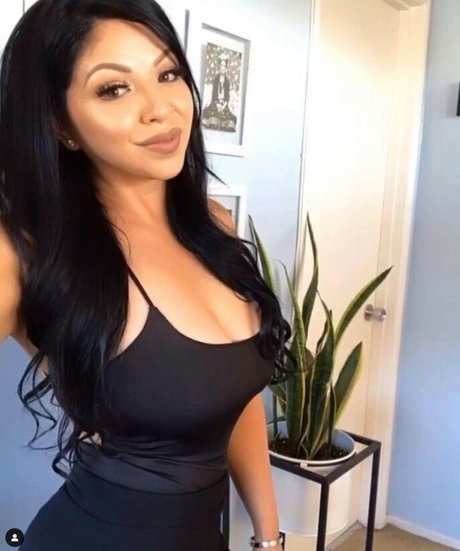 Nagie wyciekłe zdjęcie OnlyFans od Champagne Chronicles