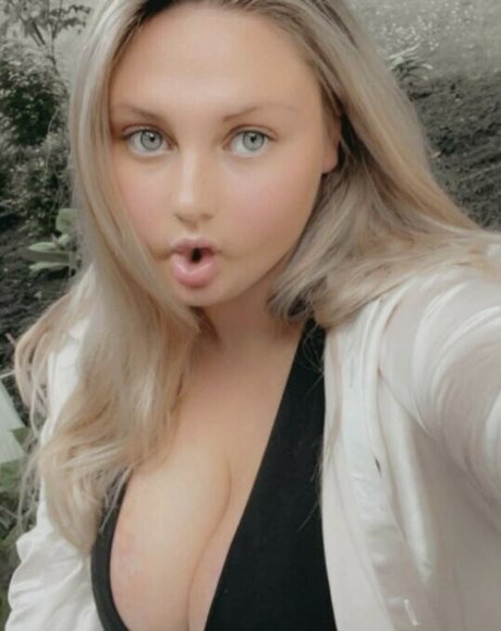 Nagie wyciekłe zdjęcie OnlyFans od Emma Burzynski