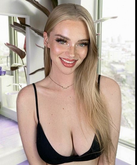 Shea Sheyliee