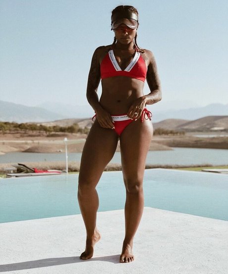 Fleur East