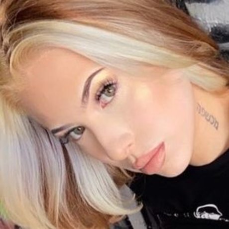 Nagie wyciekłe zdjęcie OnlyFans od Holly Baby