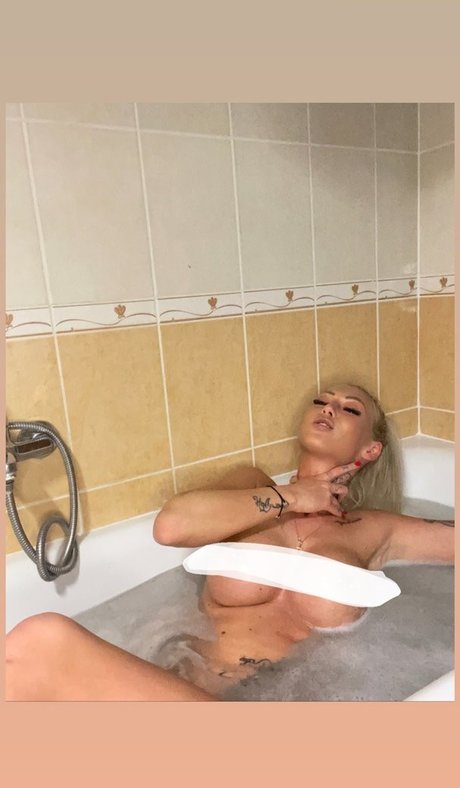 Nagie wyciekłe zdjęcie OnlyFans od Magyarficial