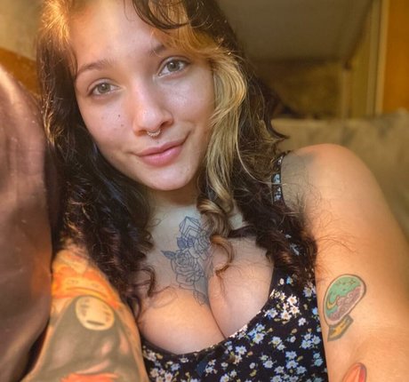 Nagie wyciekłe zdjęcie OnlyFans od Rainbownymph