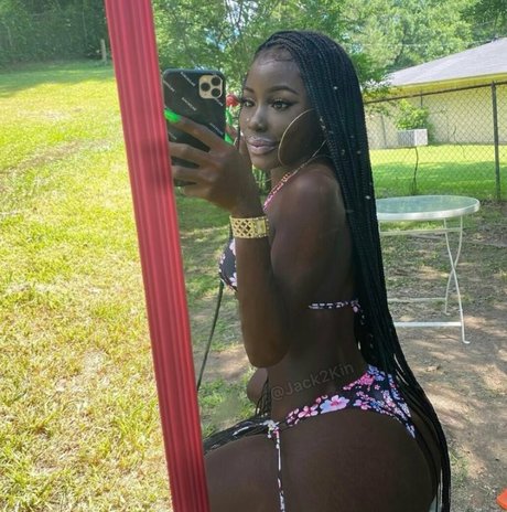 Nagie wyciekłe zdjęcie OnlyFans od Cyn Kaine