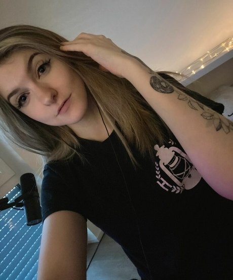 Nagie wyciekłe zdjęcie OnlyFans od Lumenti