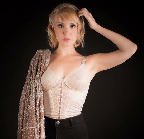 Nagie wyciekłe zdjęcie OnlyFans od Brea Grant