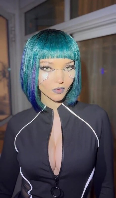 Dove Cameron