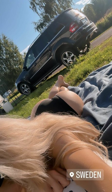Nagie wyciekłe zdjęcie OnlyFans od Trine Petronella