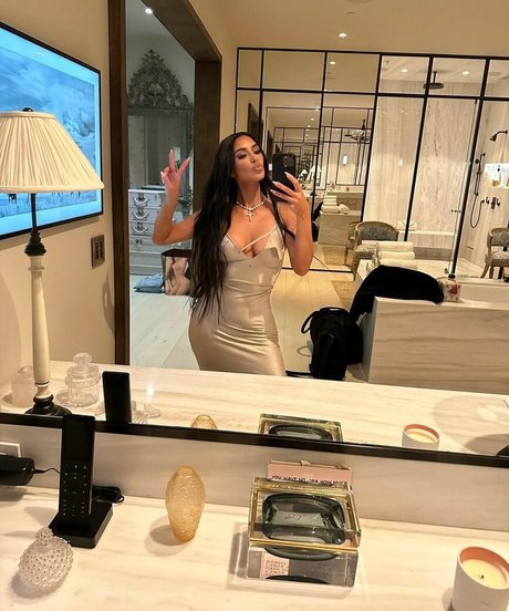 Nagie wyciekłe zdjęcie OnlyFans od Kim Kardashian