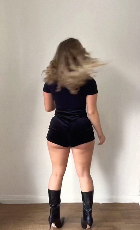 Nagie wyciekłe zdjęcie OnlyFans od The Katies