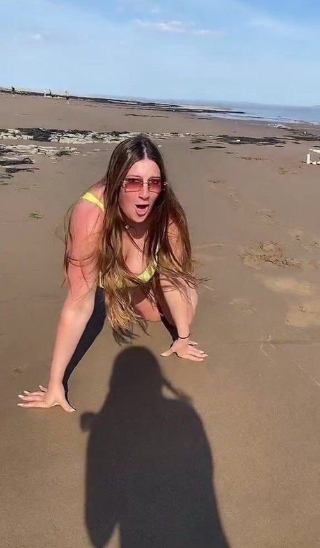 Nagie wyciekłe zdjęcie OnlyFans od The Blue Dress Girl