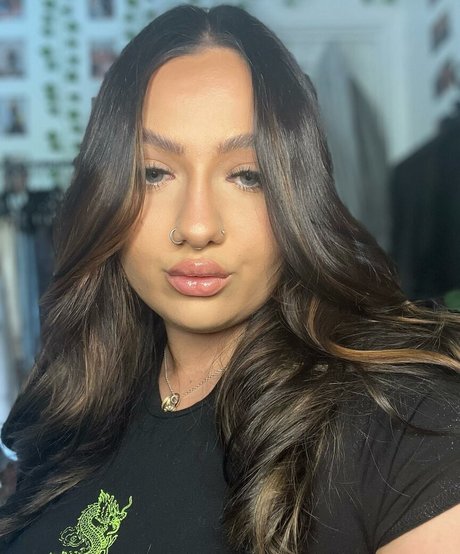 Chelsea-leigh