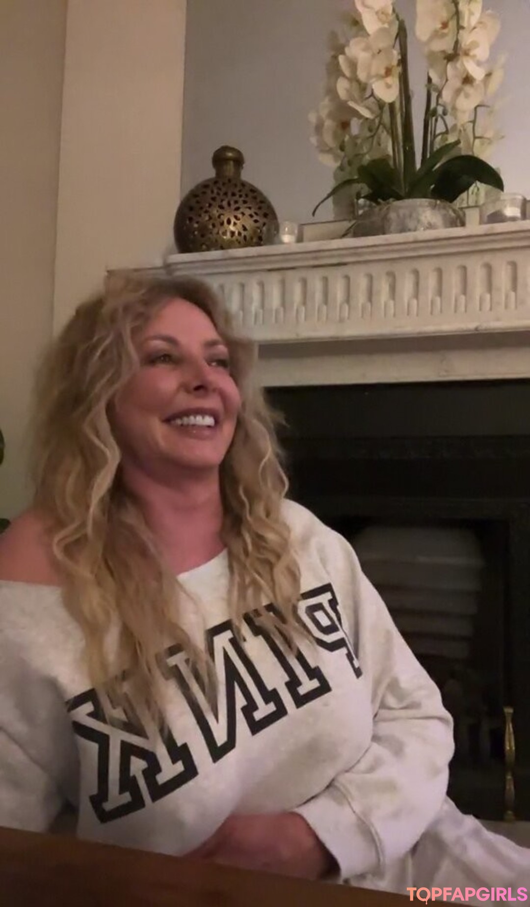 Nagie wyciekłe zdjęcie OnlyFans od Carol Vorderman #1010