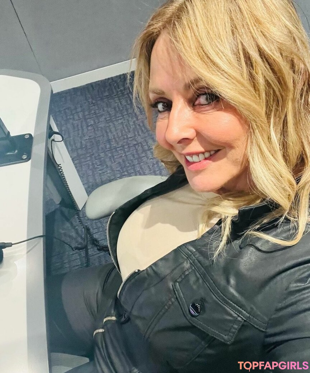 Nagie wyciekłe zdjęcie OnlyFans od Carol Vorderman #1027