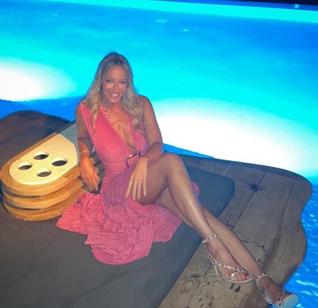 Nagie wyciekłe zdjęcie OnlyFans od Elena Mici