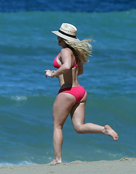 Nagie wyciekłe zdjęcie OnlyFans od Hilary Duff