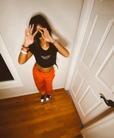 Nagie wyciekłe zdjęcie OnlyFans od Lyla Troglin