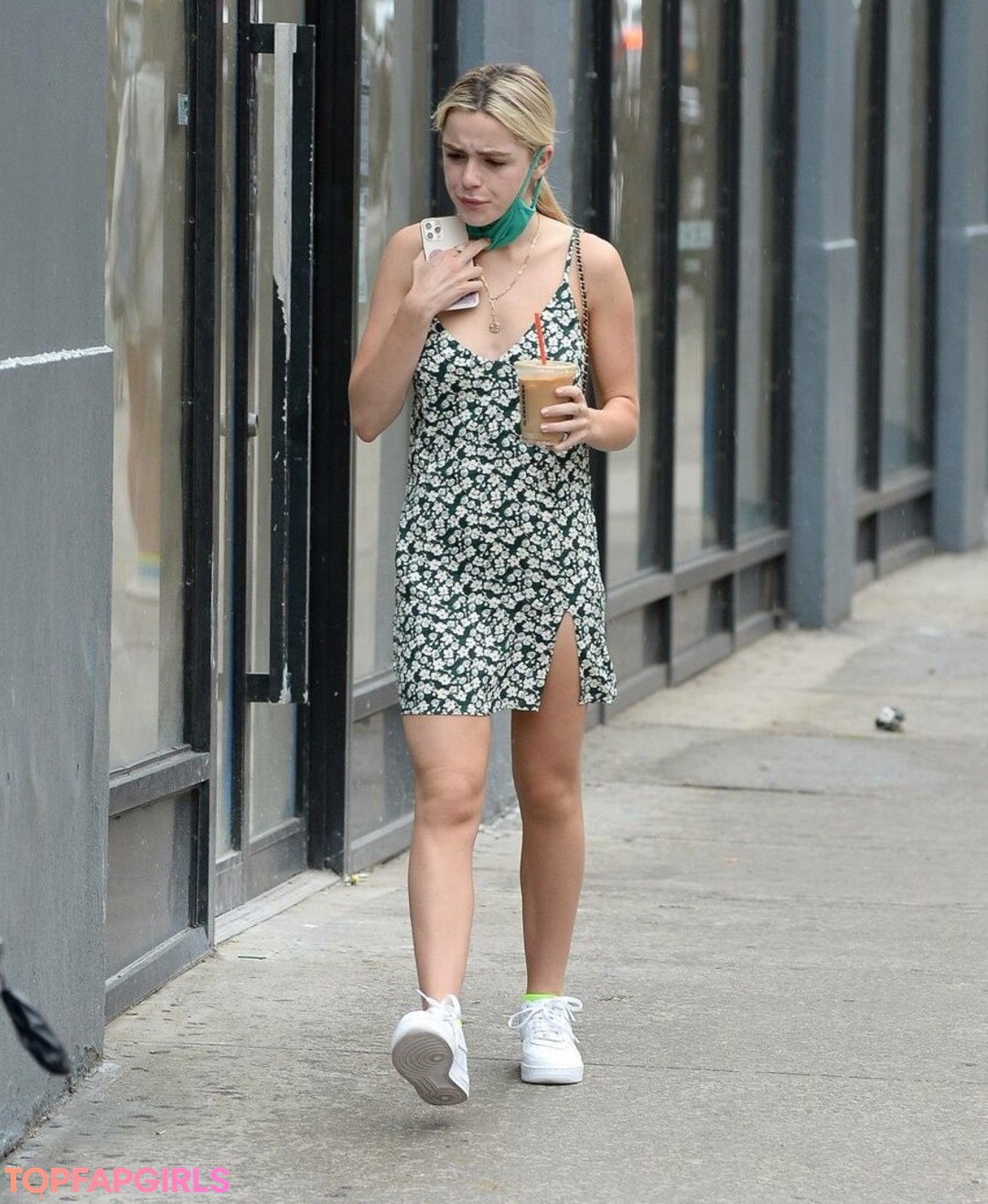 Nagie wyciekłe zdjęcie OnlyFans od Kiernan Shipka #1076
