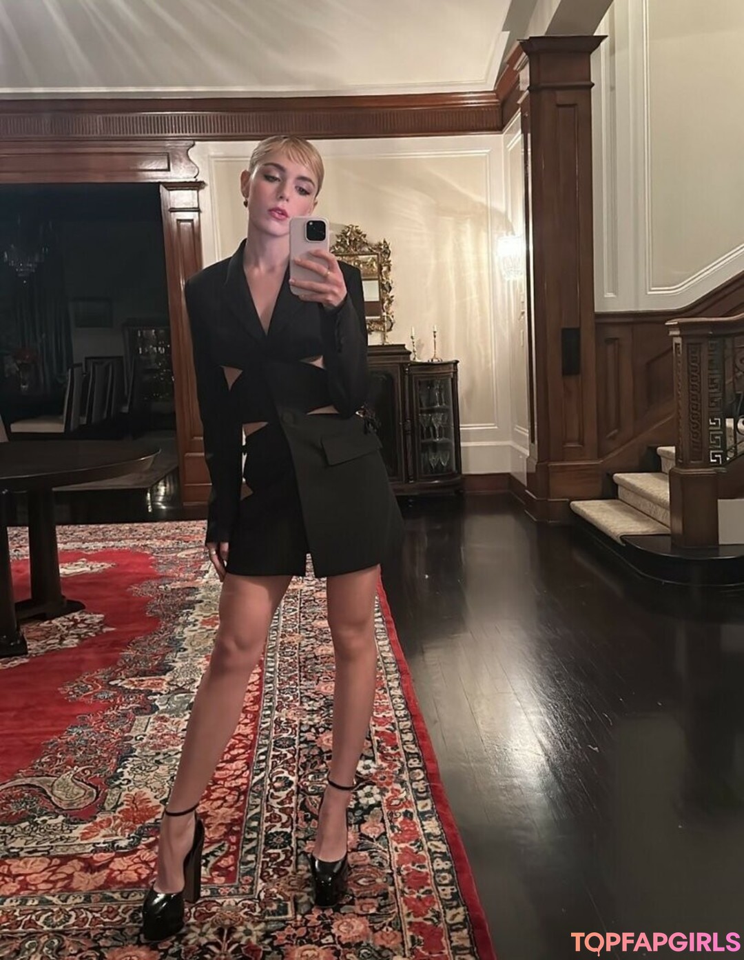 Nagie wyciekłe zdjęcie OnlyFans od Kiernan Shipka #1128