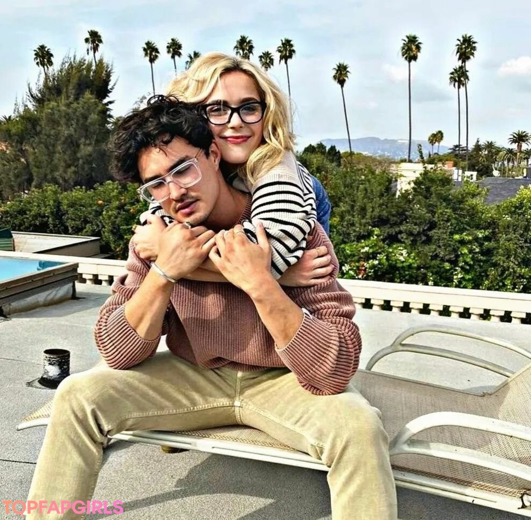 Nagie wyciekłe zdjęcie OnlyFans od Kiernan Shipka #1253