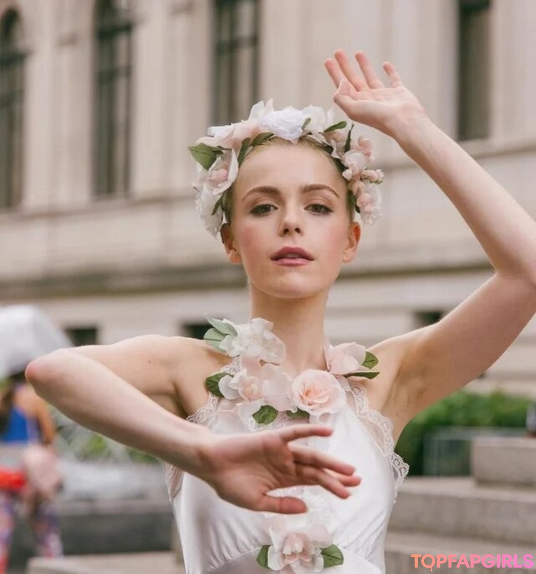 Nagie wyciekłe zdjęcie OnlyFans od Kiernan Shipka #1623