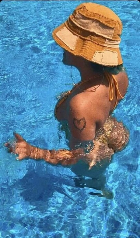 Nagie wyciekłe zdjęcie OnlyFans od Karol G