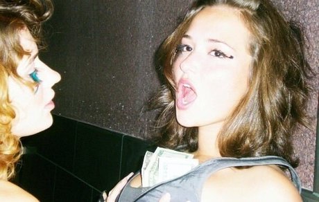 Milana Vayntrub