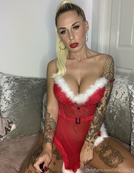 Nagie wyciekłe zdjęcie OnlyFans od Hotwifey