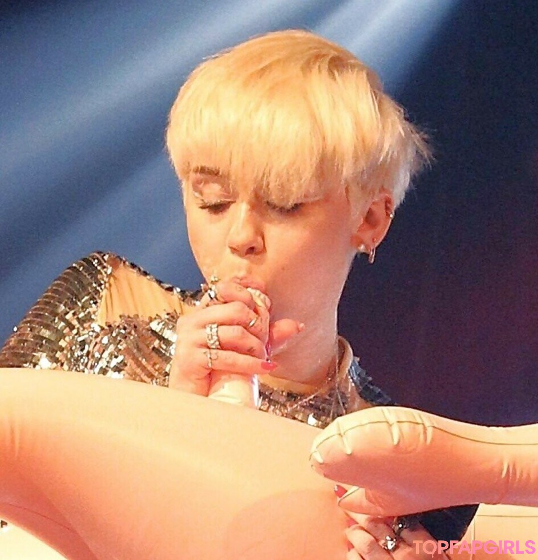 Nagie wyciekłe zdjęcie OnlyFans od Miley Cyrus #1107