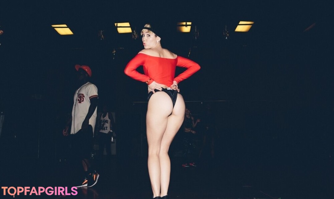 Nagie wyciekłe zdjęcie OnlyFans od Miley Cyrus #1877