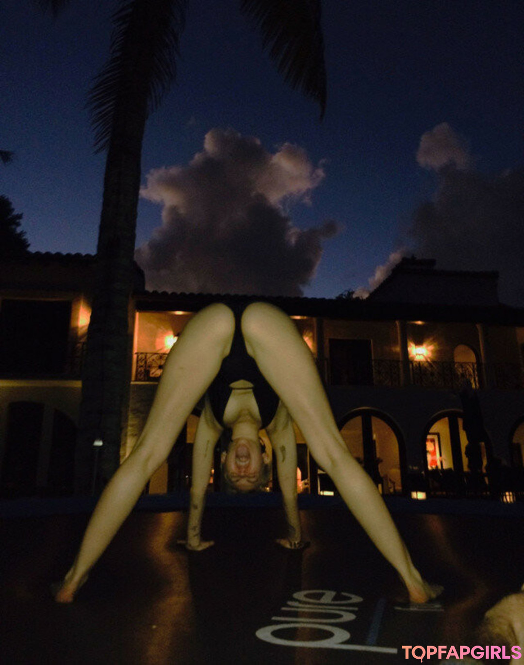 Nagie wyciekłe zdjęcie OnlyFans od Miley Cyrus #1979