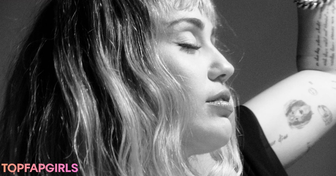 Nagie wyciekłe zdjęcie OnlyFans od Miley Cyrus #1996