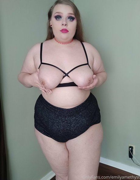 Nagie wyciekłe zdjęcie OnlyFans od Phoebegoth
