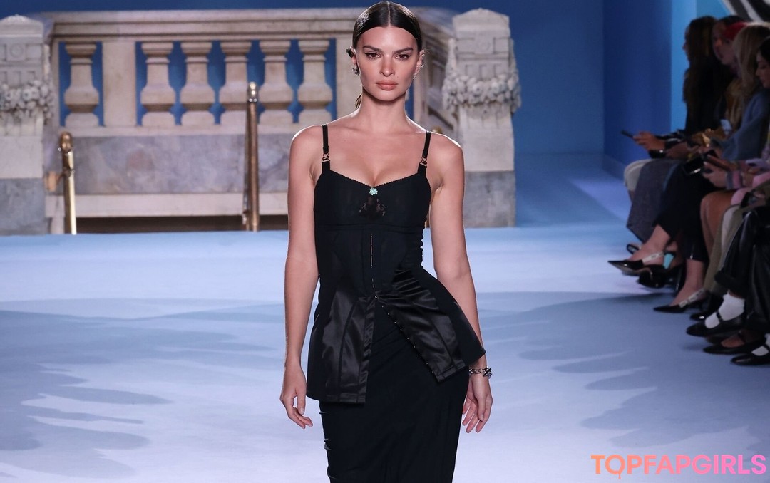 Nagie wyciekłe zdjęcie OnlyFans od Emily Ratajkowski #1336
