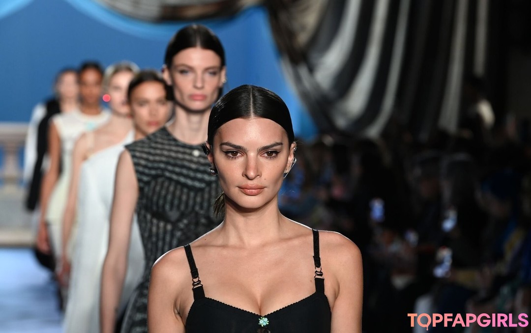 Nagie wyciekłe zdjęcie OnlyFans od Emily Ratajkowski #1346
