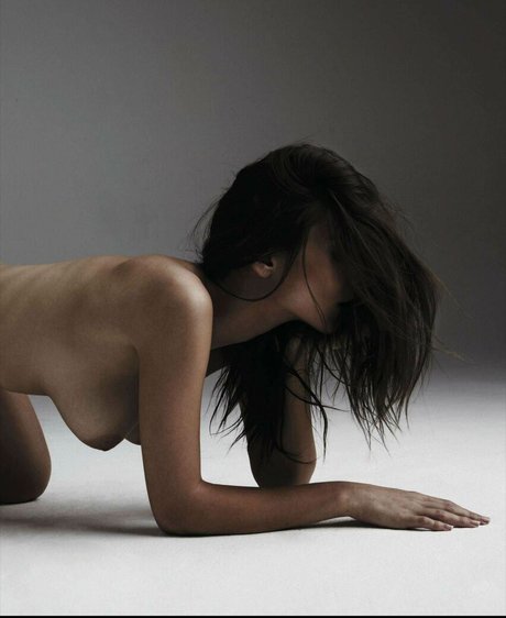 Emily Ratajkowski