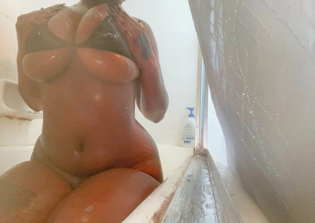 Nagie wyciekłe zdjęcie OnlyFans od Xiouuu