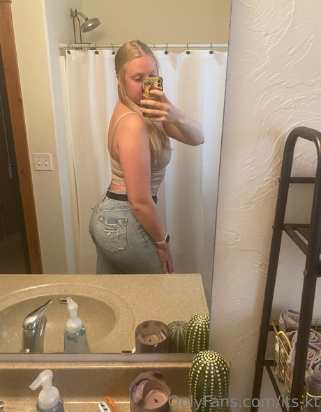 Nagie wyciekłe zdjęcie OnlyFans od Itskt
