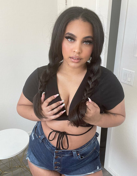 Nagie wyciekłe zdjęcie OnlyFans od Livinwithloren