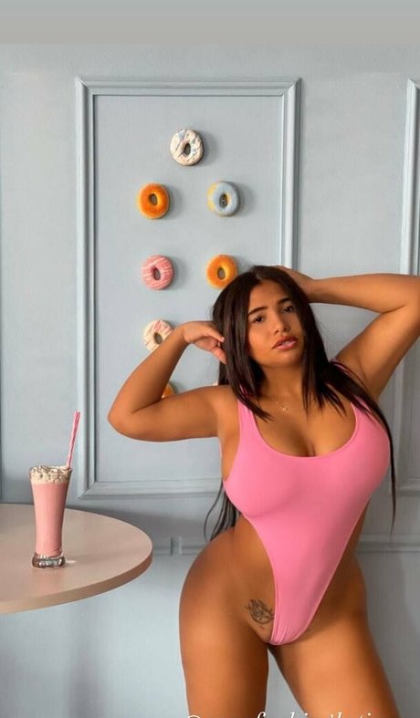 Nagie wyciekłe zdjęcie OnlyFans od Deliciusstinnykate