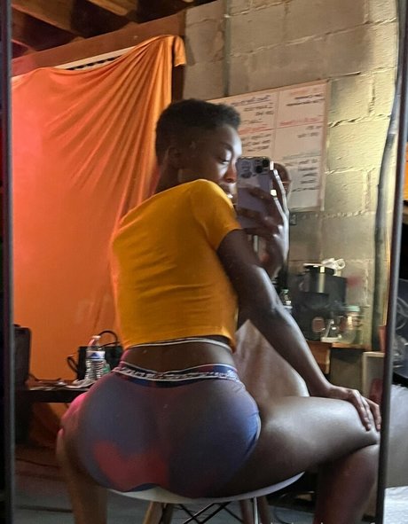 Nagie wyciekłe zdjęcie OnlyFans od Littleebonyfeet