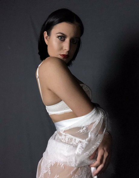 Nagie wyciekłe zdjęcie OnlyFans od Emminemina