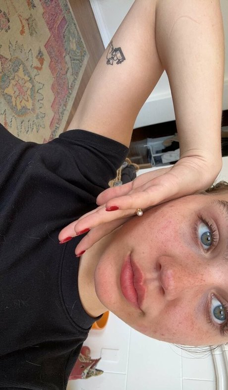 Nagie wyciekłe zdjęcie OnlyFans od Emma Brooks