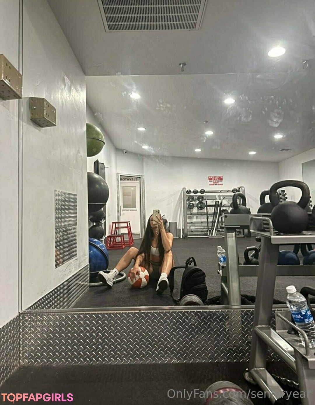 Nagie wyciekłe zdjęcie OnlyFans od Senioryear #1051