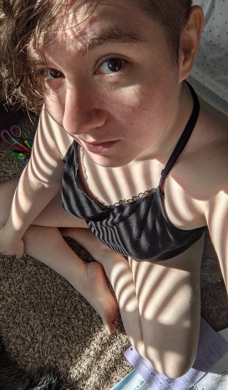 Nagie wyciekłe zdjęcie OnlyFans od Wednesdayeve