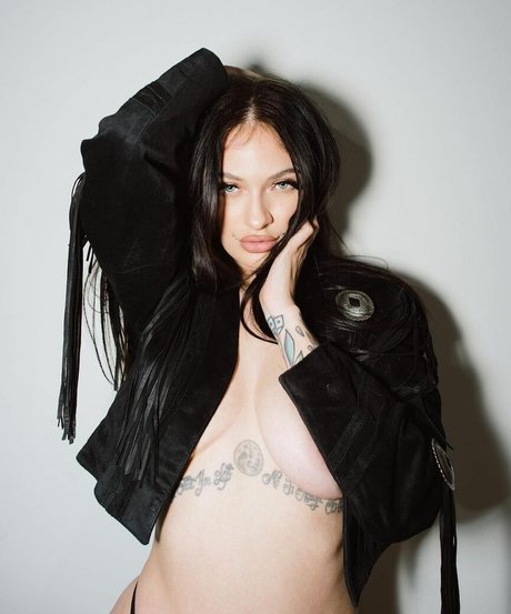 Nagie wyciekłe zdjęcie OnlyFans od Hellxrel