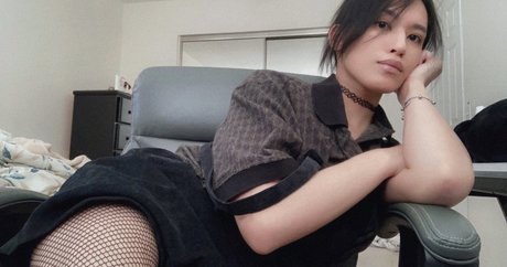 Nagie wyciekłe zdjęcie OnlyFans od Deathlooming